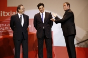 Oliver Stone, Benicio del Toro y John Travolta