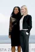  - Kerry Washington y Naomi Watts