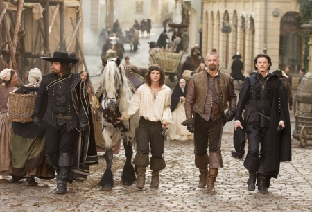 THE THREE MUSKETEERS (LOS TRES MOSQUETEROS)