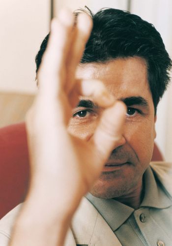 Jafar Panahi en el festival de Cine de San Sebastían en el 2001