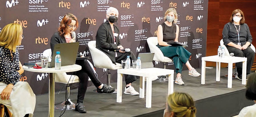 Myriam Ballesteros, Maitane Juguitu, Susana García, Sara Álvarez y Paloma Mora Iñesta.