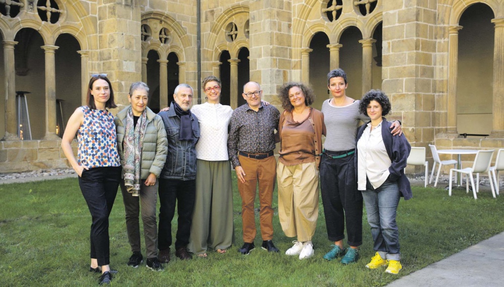 Los participantes del encuentro junto al director del Zinemaldia, José Luis Rebordinos.